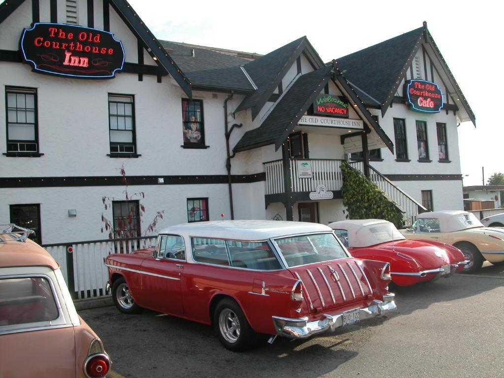 The Old Courthouse Inn Пауъл Ривър Екстериор снимка