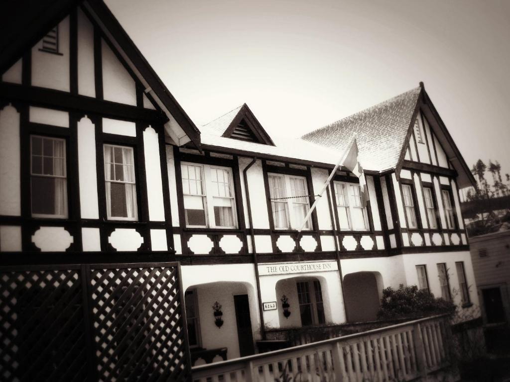 The Old Courthouse Inn Пауъл Ривър Стая снимка
