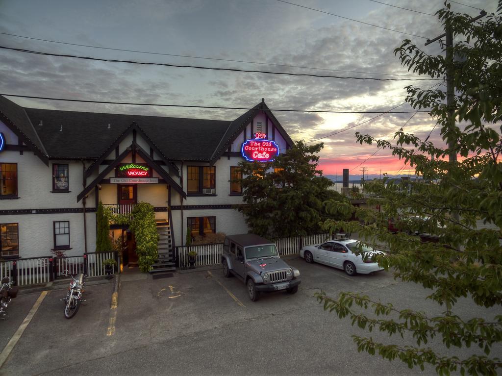 The Old Courthouse Inn Пауъл Ривър Екстериор снимка