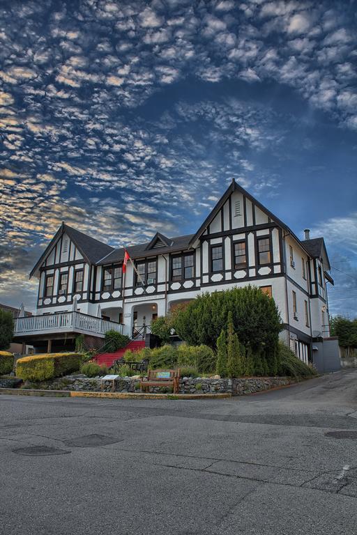The Old Courthouse Inn Пауъл Ривър Екстериор снимка
