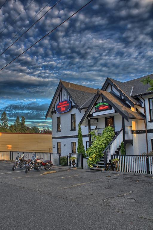The Old Courthouse Inn Пауъл Ривър Екстериор снимка