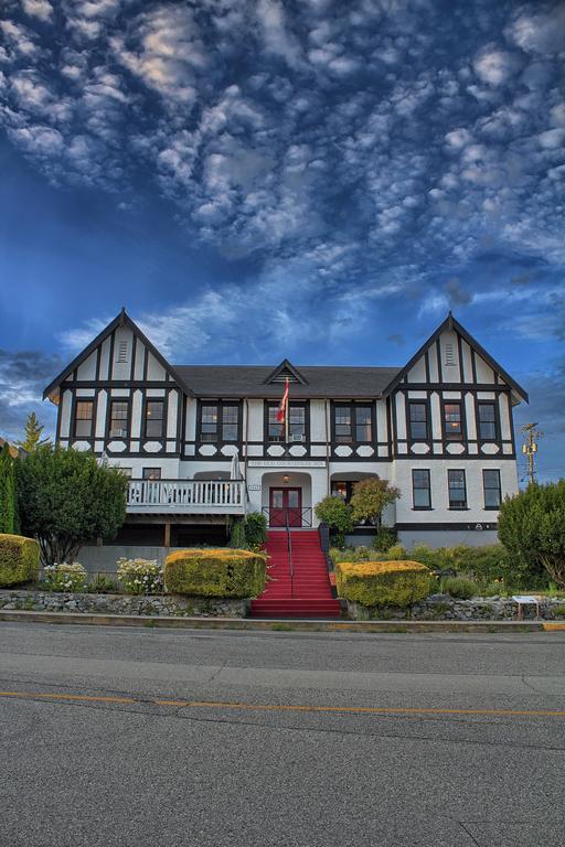 The Old Courthouse Inn Пауъл Ривър Екстериор снимка